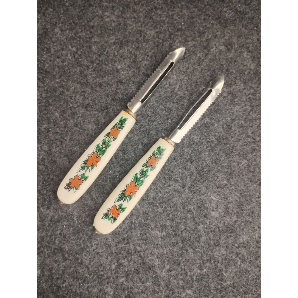 2 Stainless Steel Peeler Corer Floral Handle for Vegetables Fruit Vintage